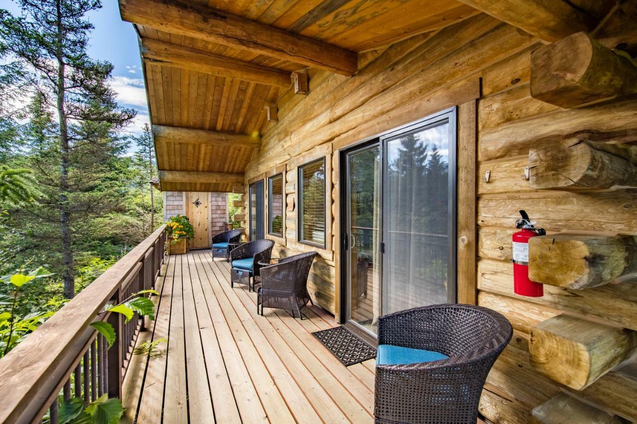 Stillpoint Lodge - All-Inclusive Halibut Cove エクステリア 写真