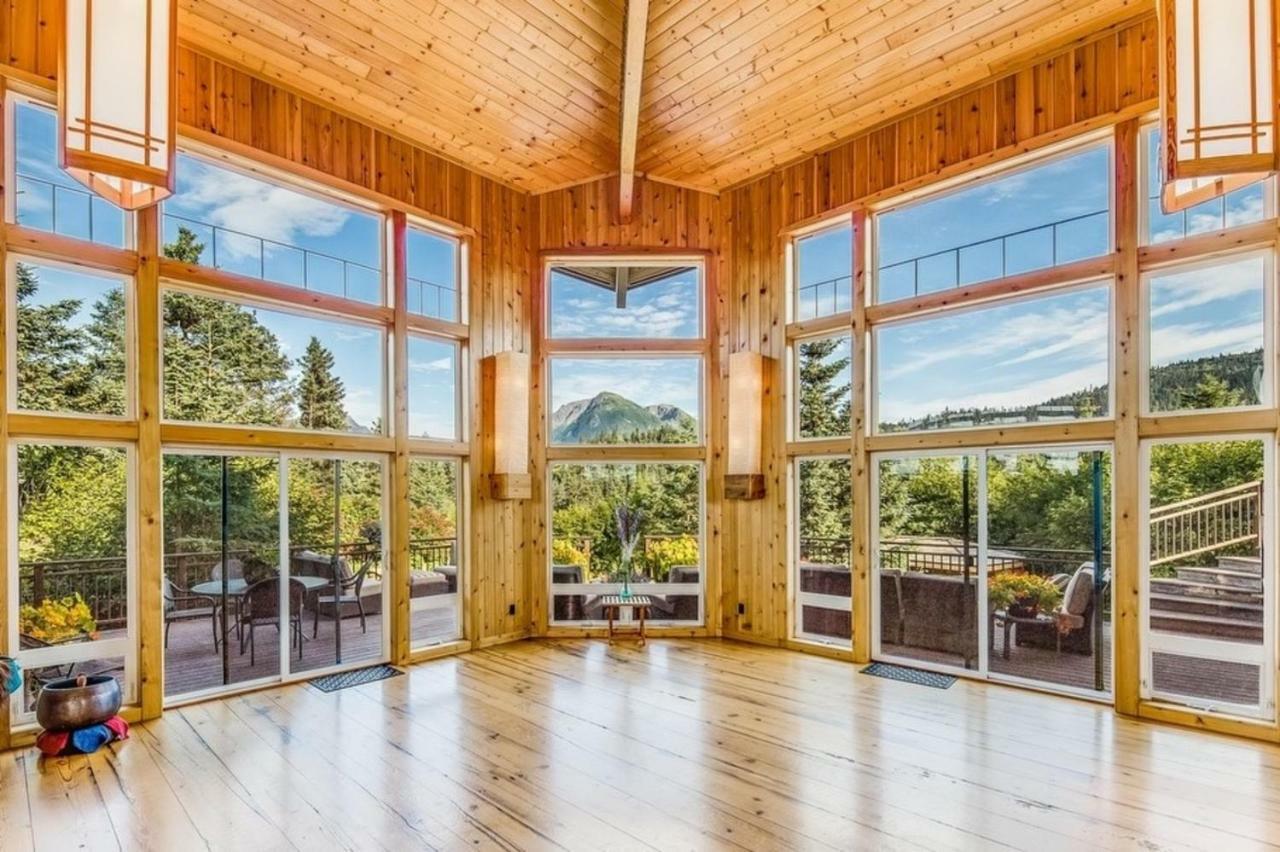 Stillpoint Lodge - All-Inclusive Halibut Cove エクステリア 写真