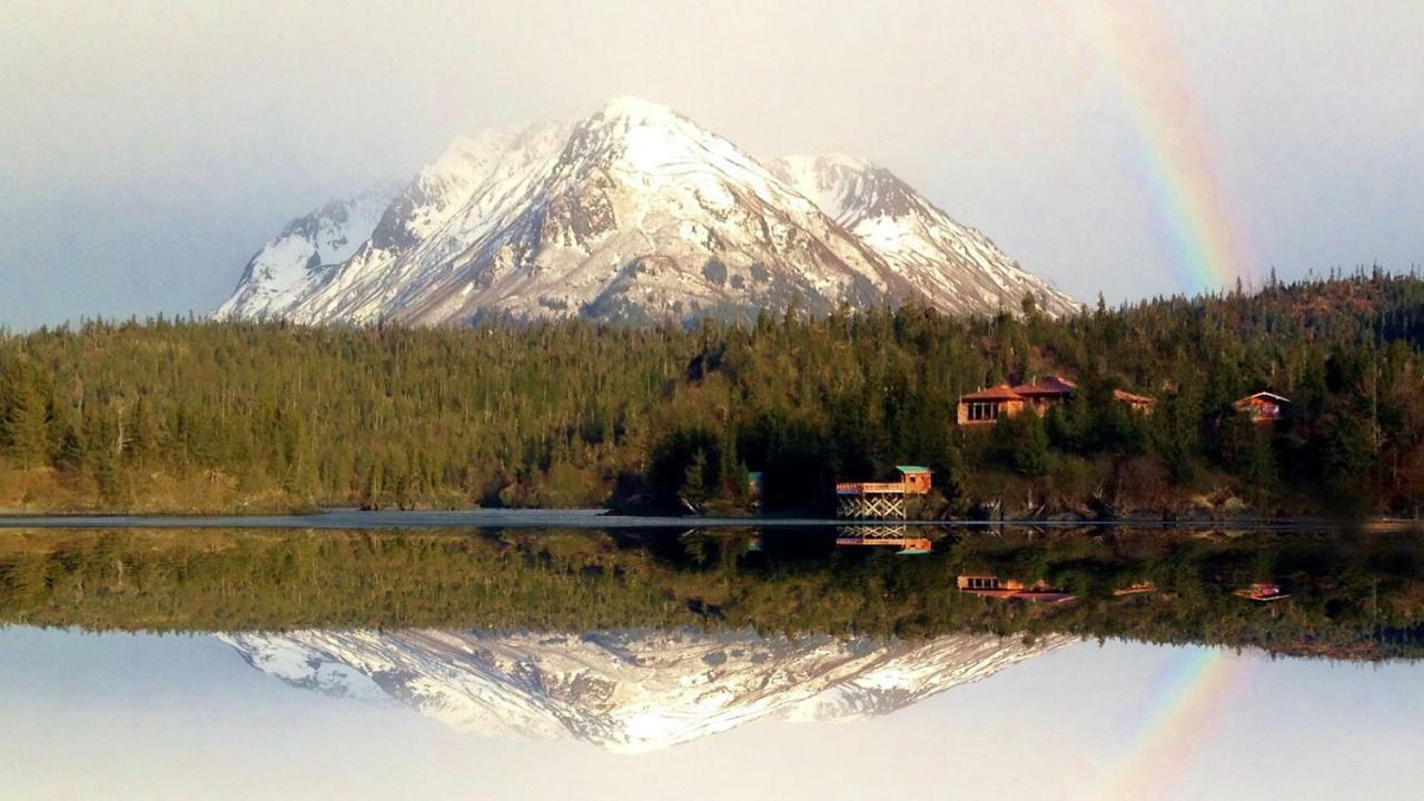 Stillpoint Lodge - All-Inclusive Halibut Cove エクステリア 写真