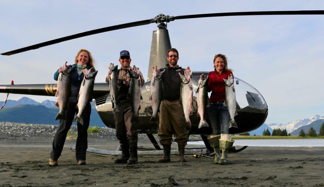 Stillpoint Lodge - All-Inclusive Halibut Cove エクステリア 写真