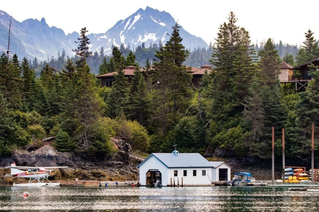 Stillpoint Lodge - All-Inclusive Halibut Cove エクステリア 写真