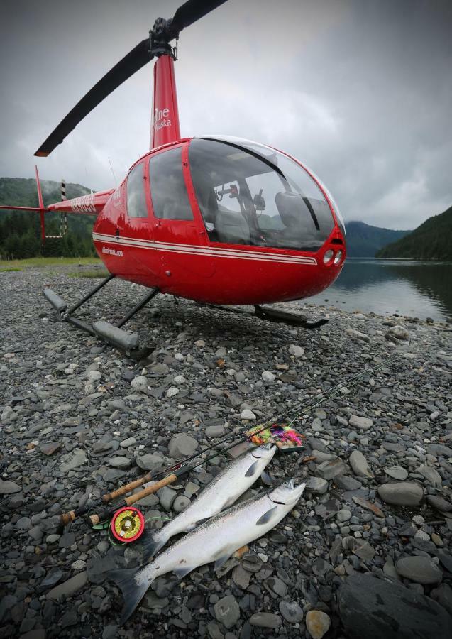 Stillpoint Lodge - All-Inclusive Halibut Cove エクステリア 写真