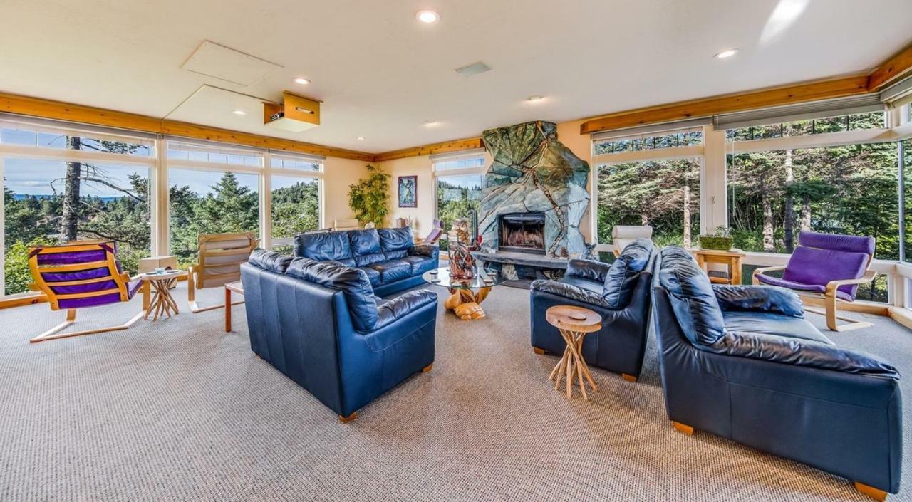 Stillpoint Lodge - All-Inclusive Halibut Cove エクステリア 写真